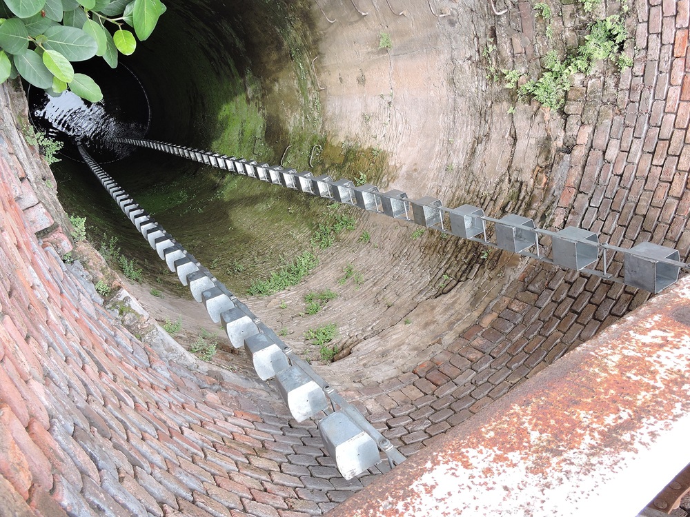 BEST SAFETY PRACTICES WHEN WORKING  WITH EXCAVATIONS