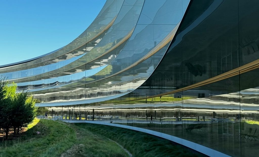 The World of Glass Architecture:  Discover How Architects Turn Glass Into Buildings